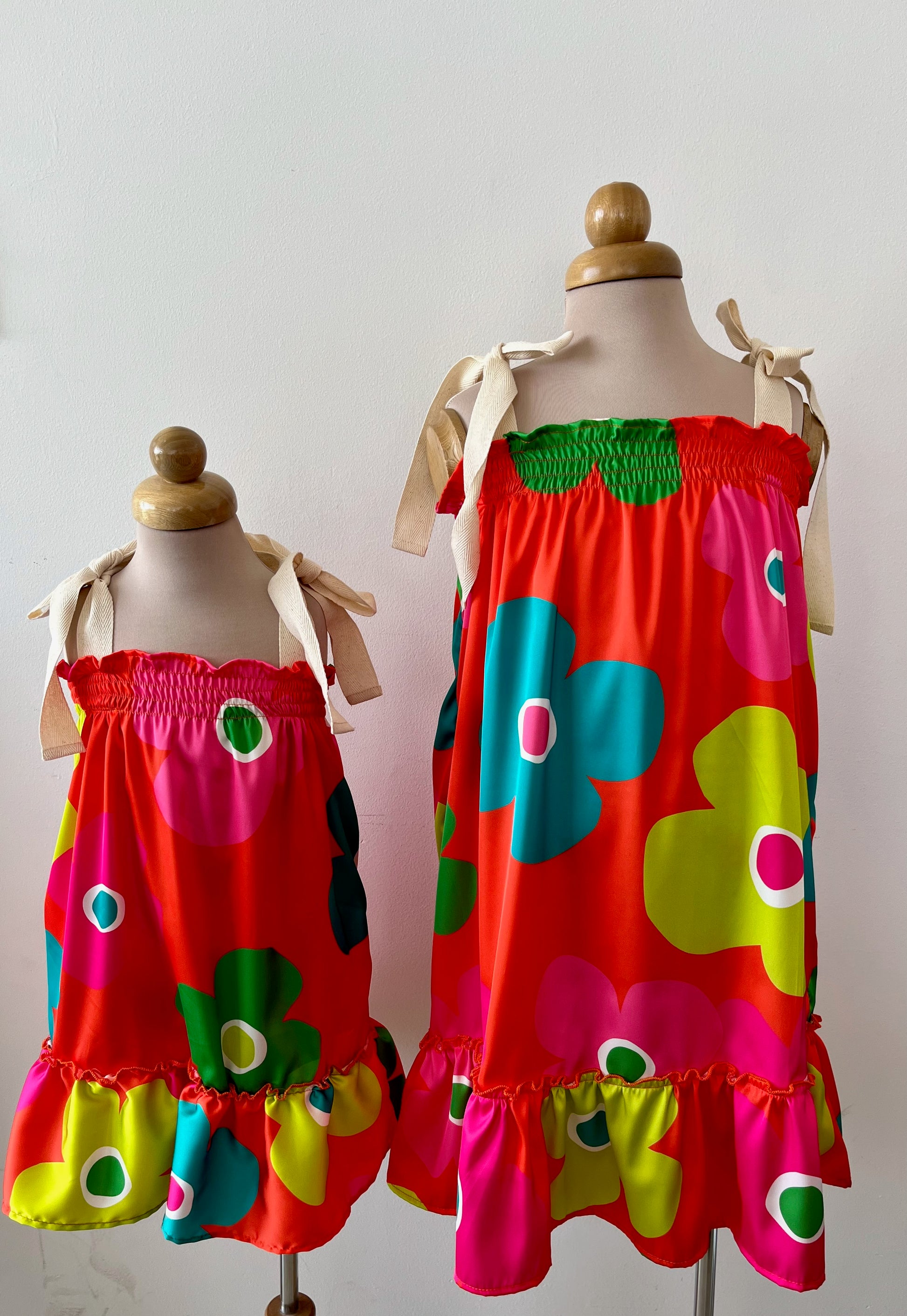 Vestidos de flores de colores para niñas