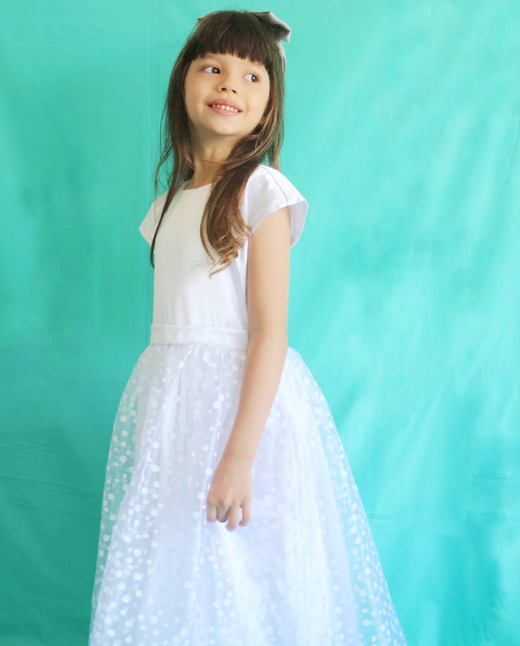 Vestido elegante para niña en color blanco